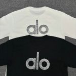 Alo 定製布標 寬鬆圓領 長袖T恤