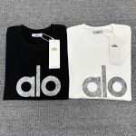 Alo 胸前爆裂線Logo大印花 寬鬆圓領 長袖T恤
