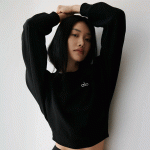 alo Yoga 短款圓領衛衣 寬松運動健身休閑上衣 簡約百搭 女款